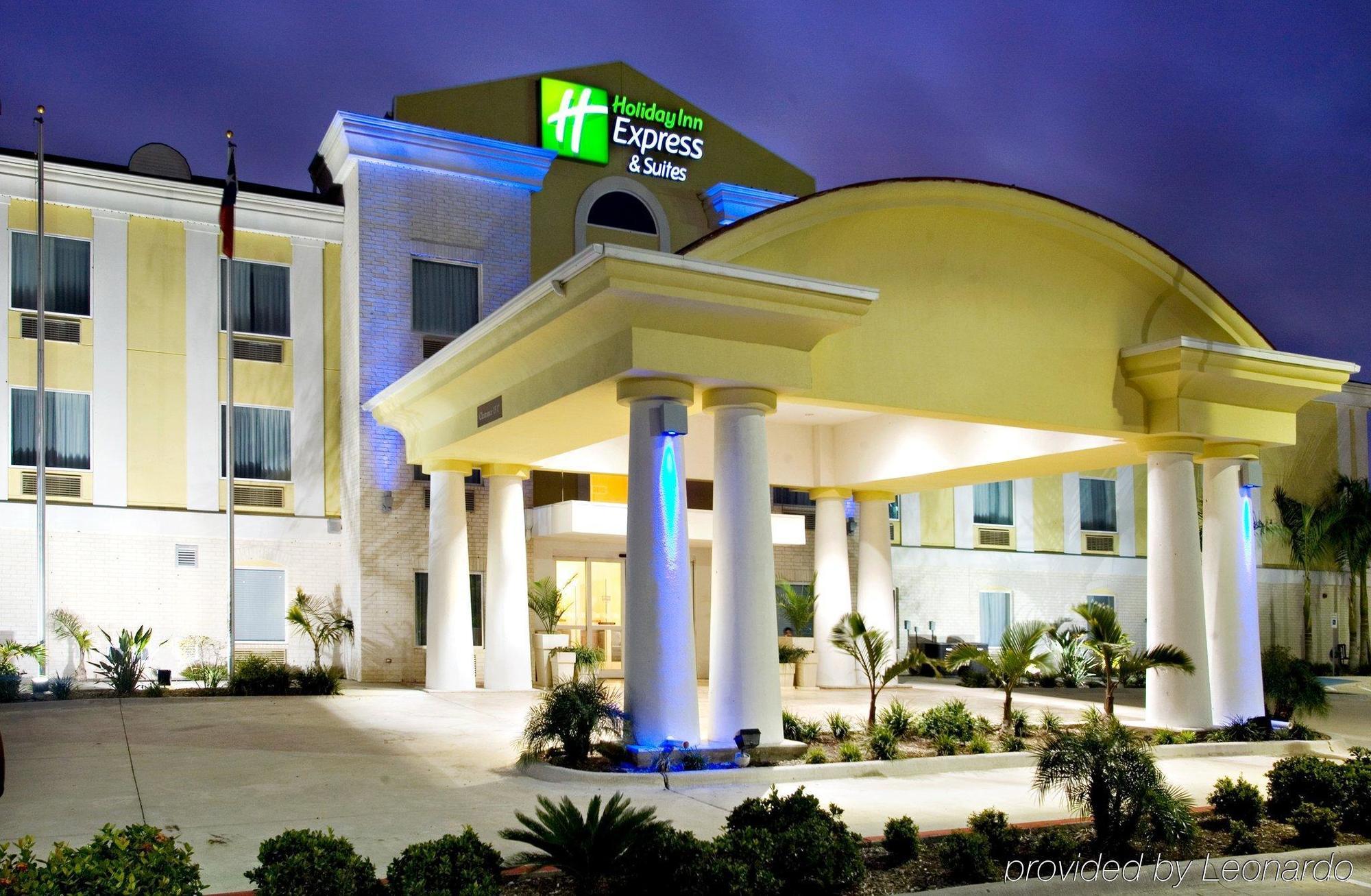 Holiday Inn Express Hotel And Suites Falfurrias Exteriör bild