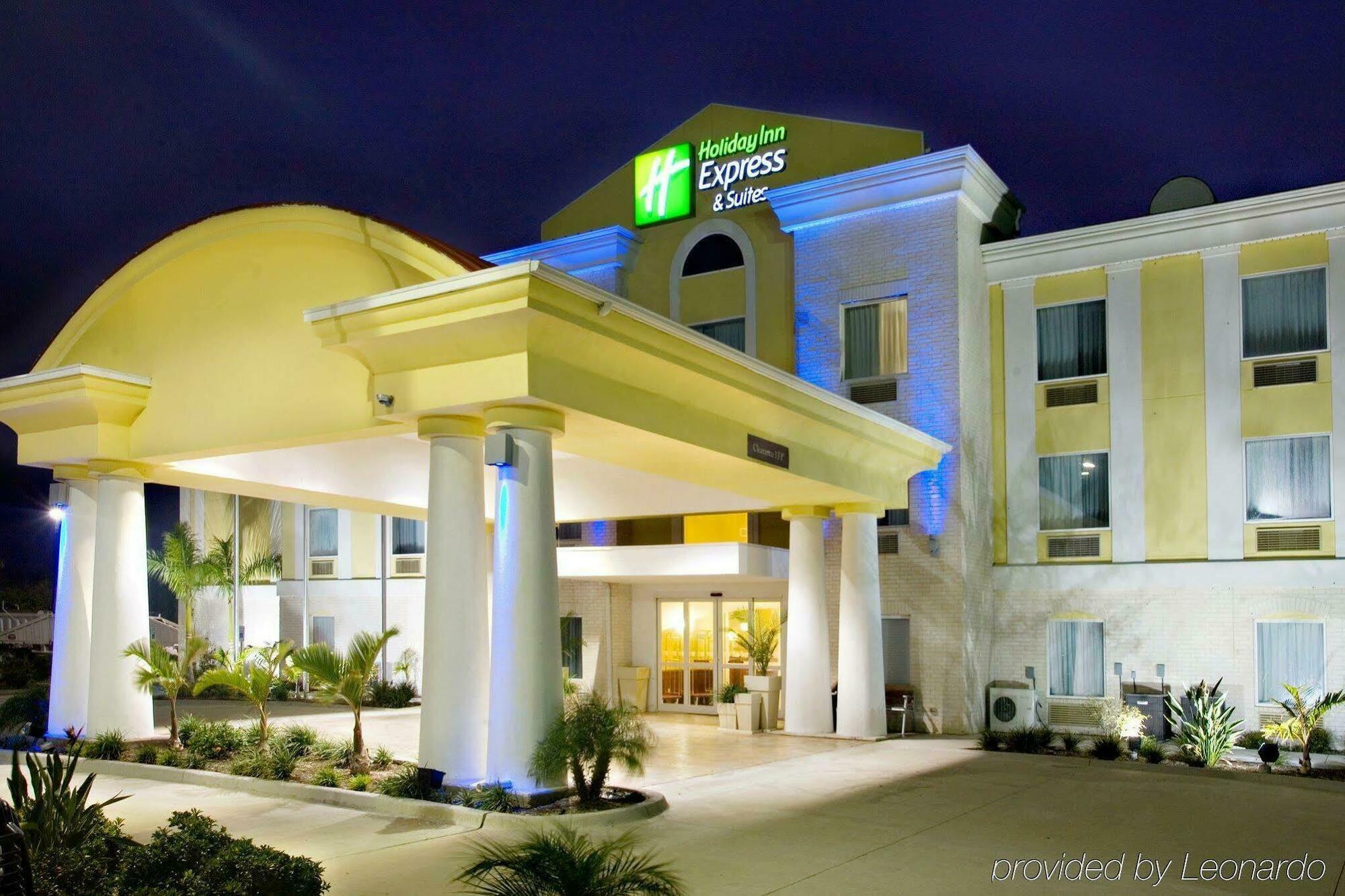 Holiday Inn Express Hotel And Suites Falfurrias Exteriör bild